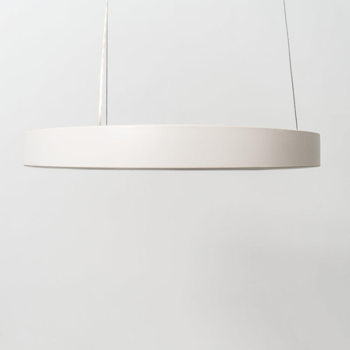 Frixx zeitgenössischer minimalistischer Kronleuchter