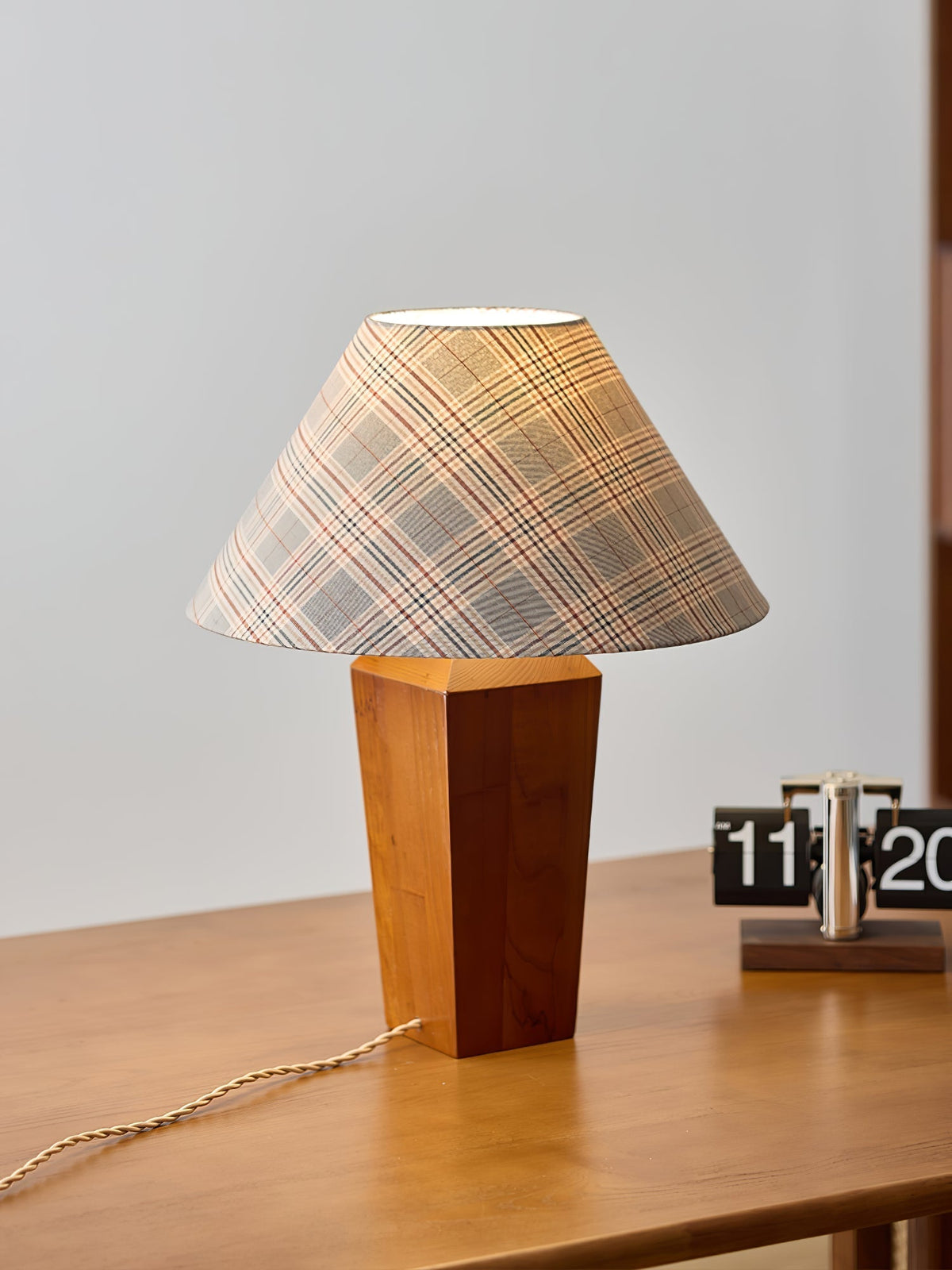 Wokel Minimalistische Tischleuchte aus Holz