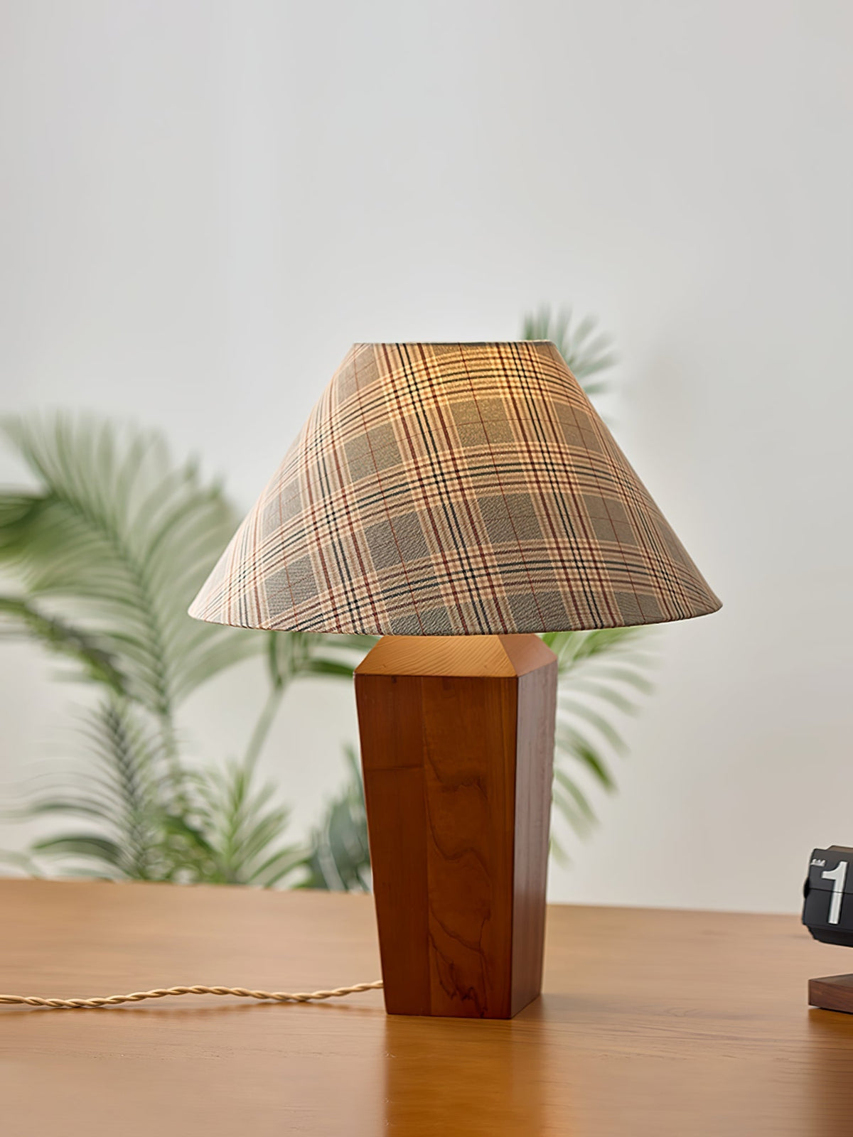 Wokel Minimalistische Tischleuchte aus Holz