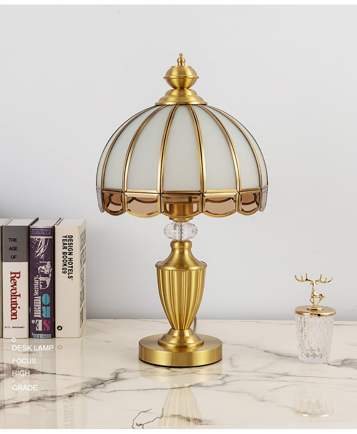 Opaline-Glas-Klassik-Tischleuchte