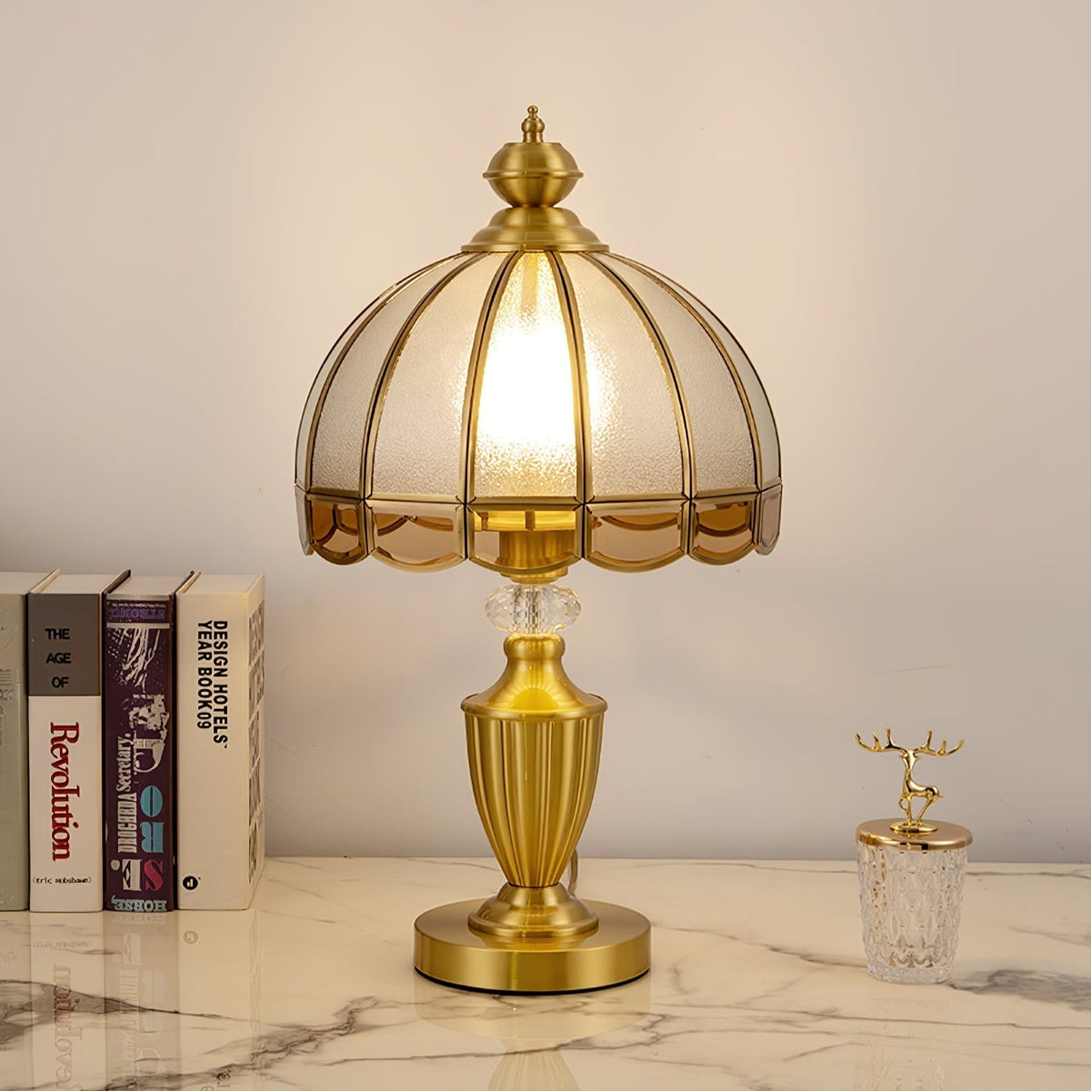 Opaline-Glas-Klassik-Tischleuchte