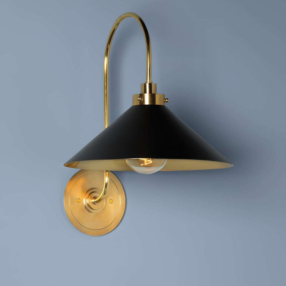 Soliaria Messing-Wandleuchte
