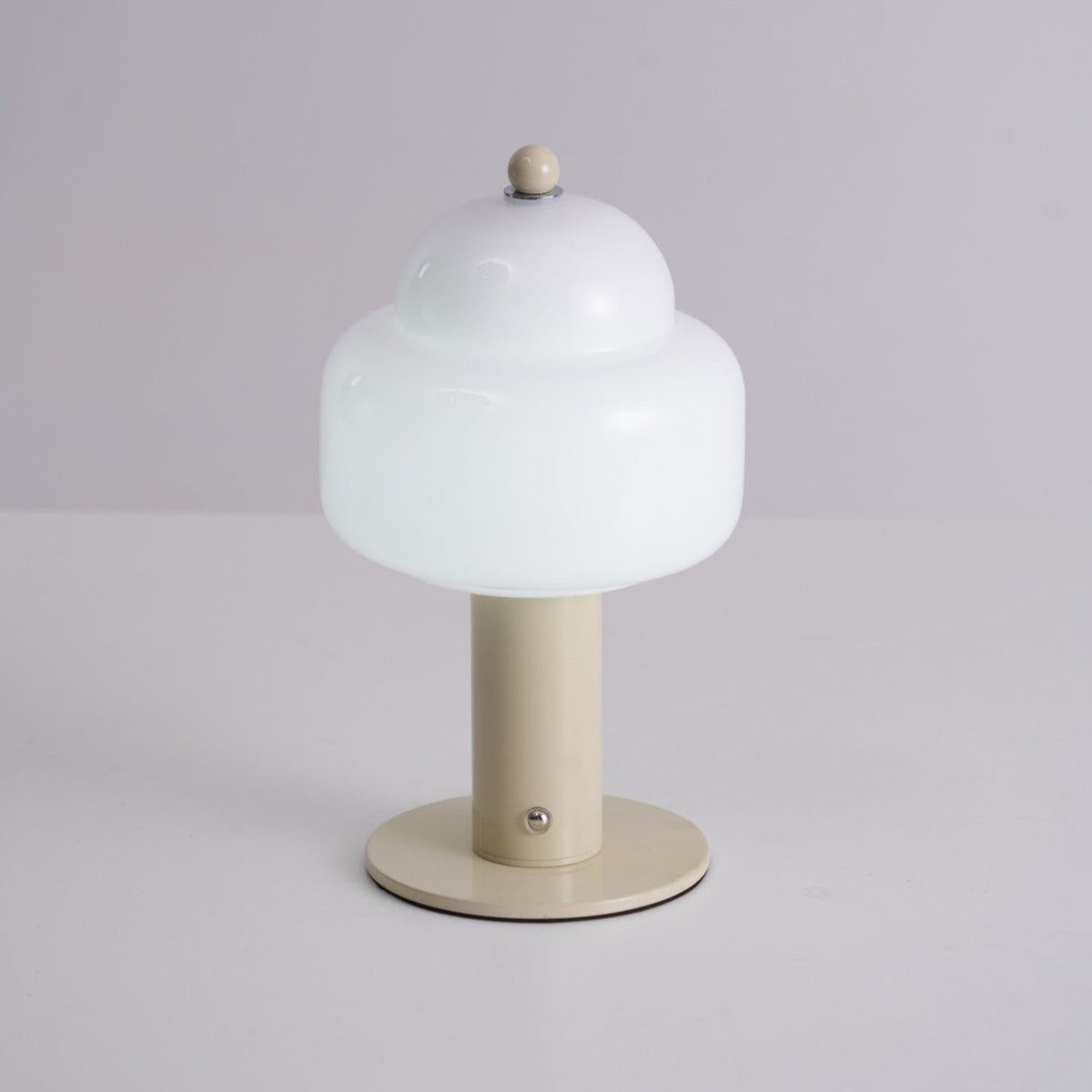 Avenaella moderne Tischleuchte