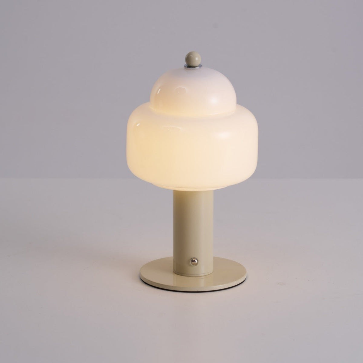 Avenaella moderne Tischleuchte