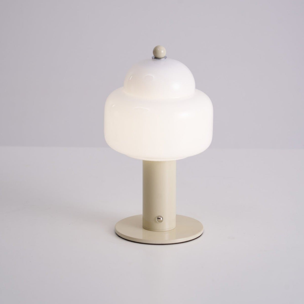 Avenaella moderne Tischleuchte