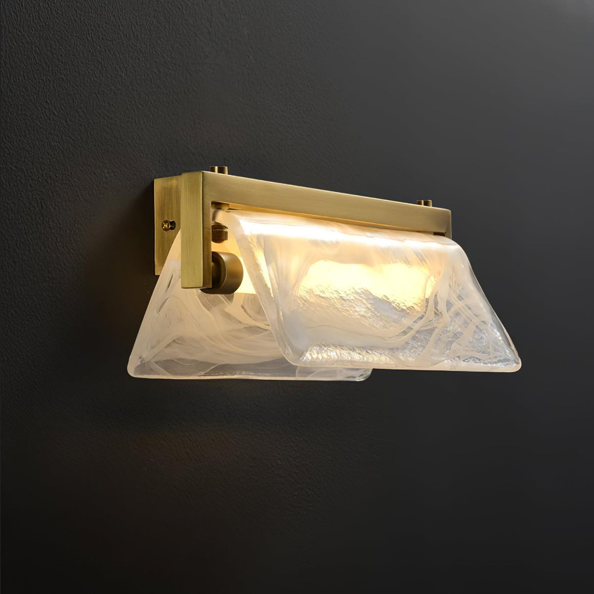 Dir Wandleuchte aus Messing und Milchglas im nordischen Kunststil Cloud Fog