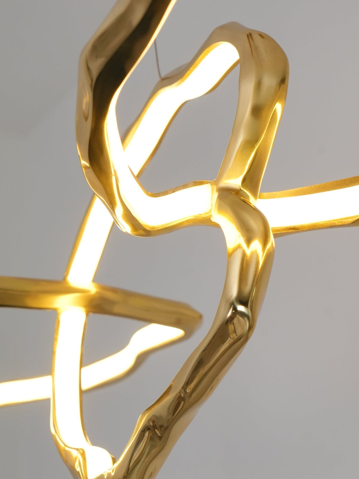 Aballs Kronleuchter Cloud Rings Series in Messing