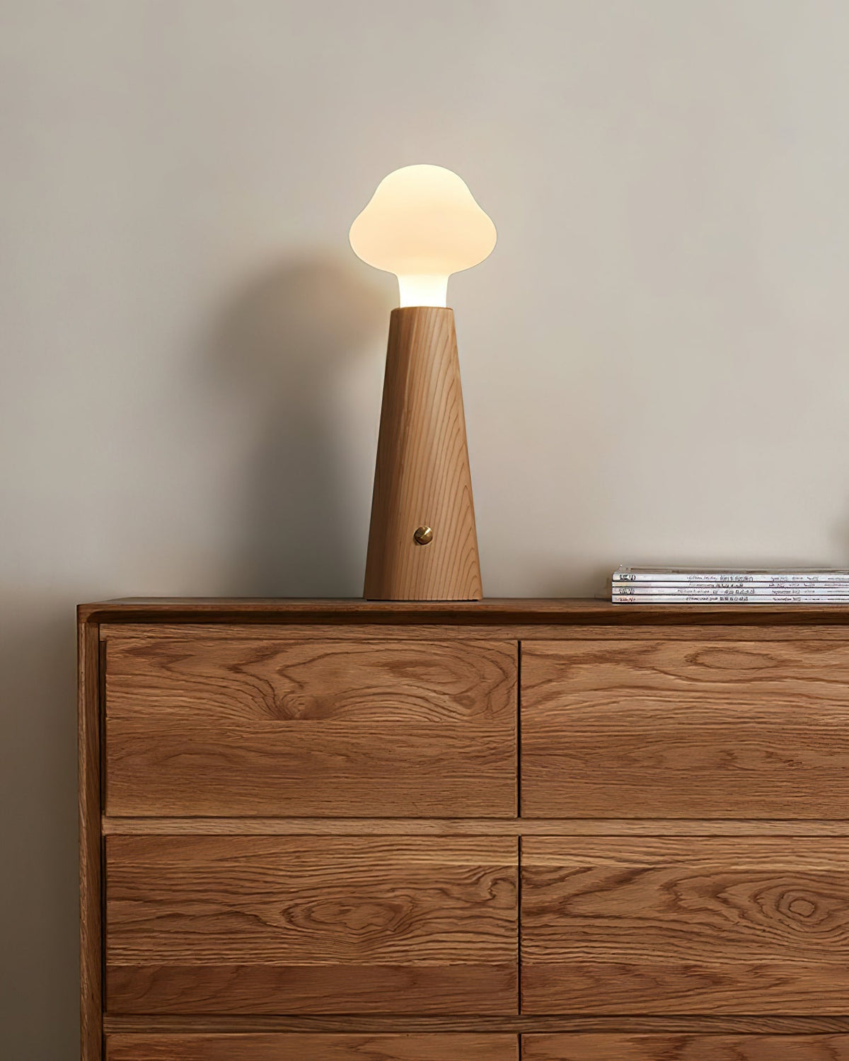 Mushio Tischlampe aus Holz in Wolkenform
