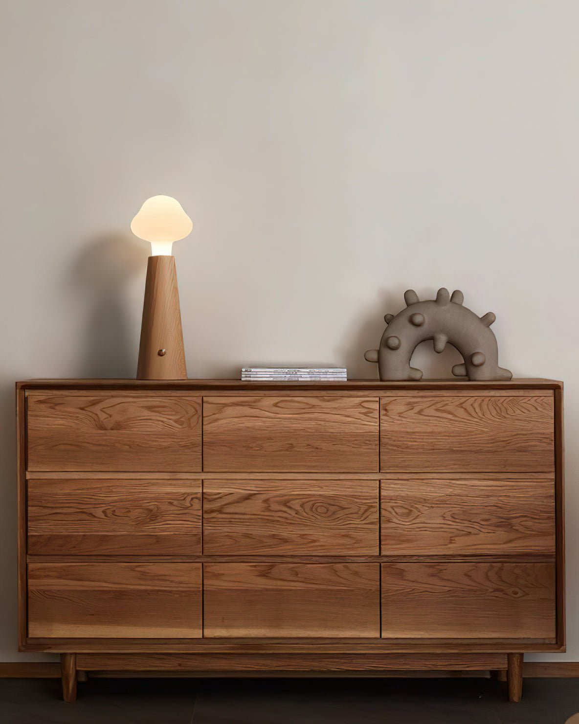 Mushio Tischlampe aus Holz in Wolkenform
