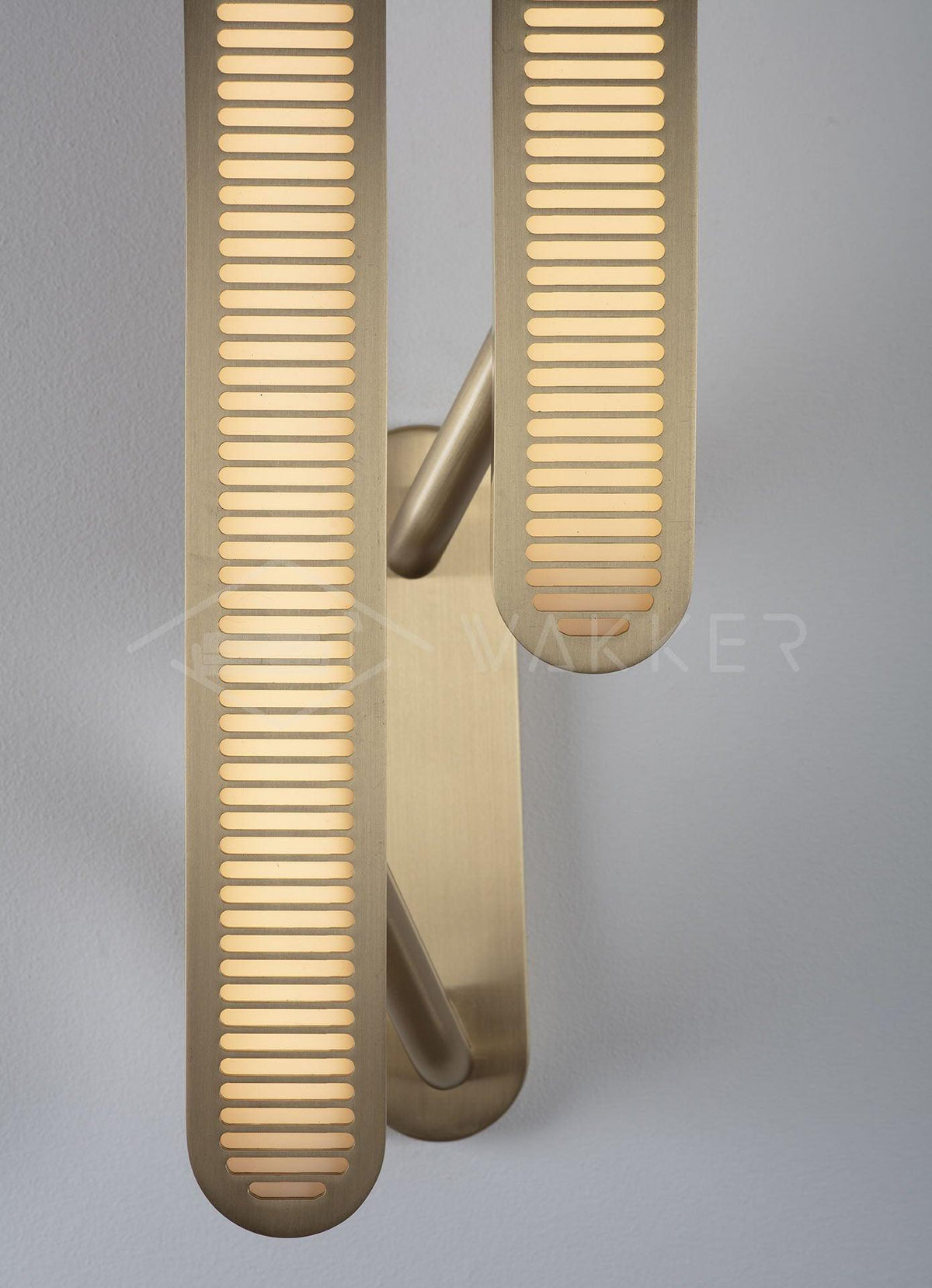 Oriararia Wandleuchte Messing Slotted Grill