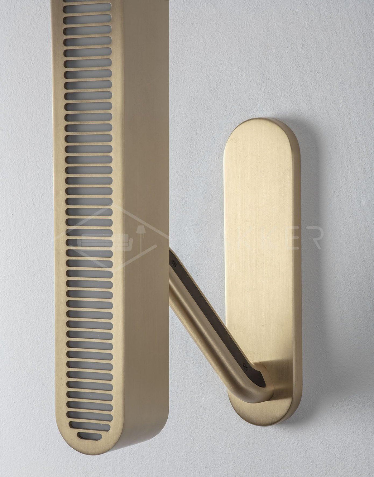 Oriararia Wandleuchte Messing Slotted Grill