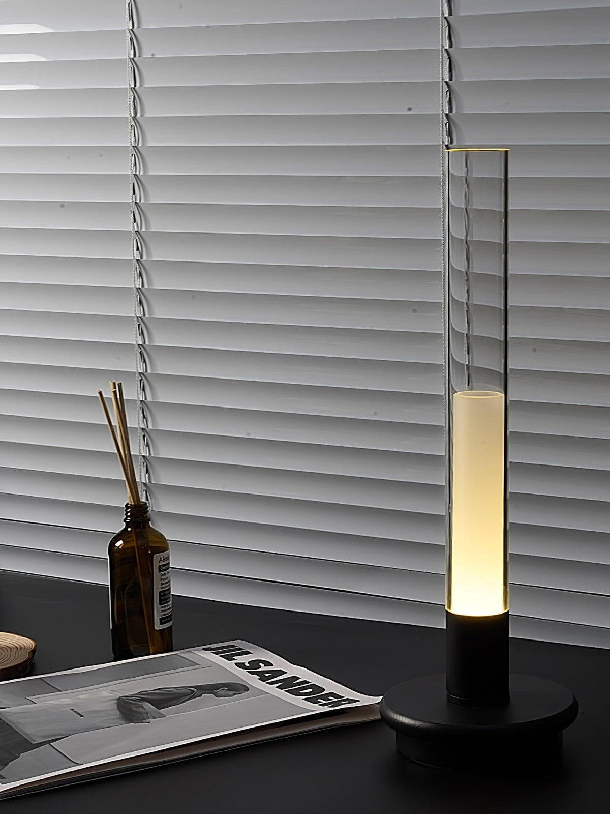 Tevi Acryl-Minimalistische Tischleuchte