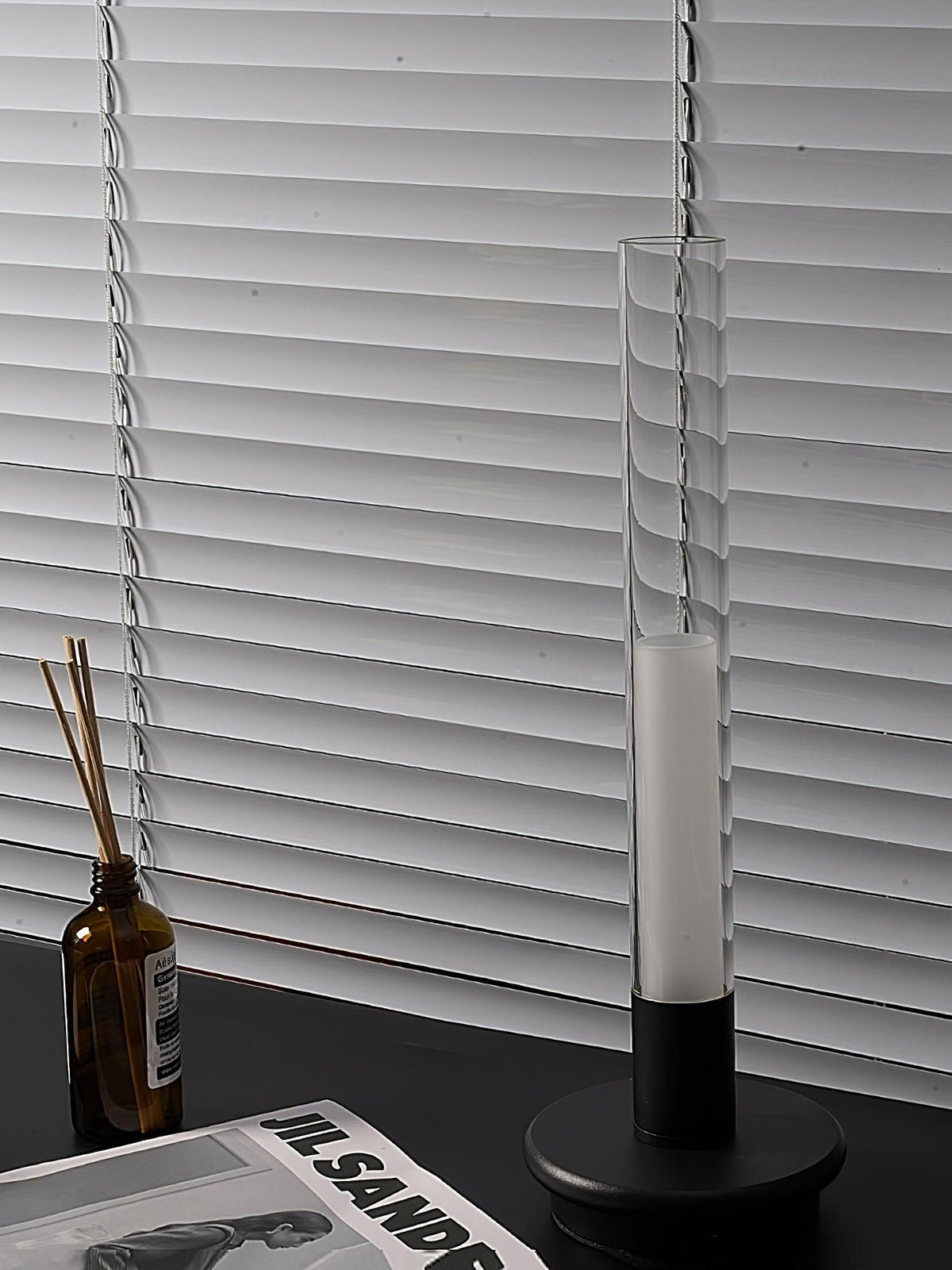 Tevi Acryl-Minimalistische Tischleuchte