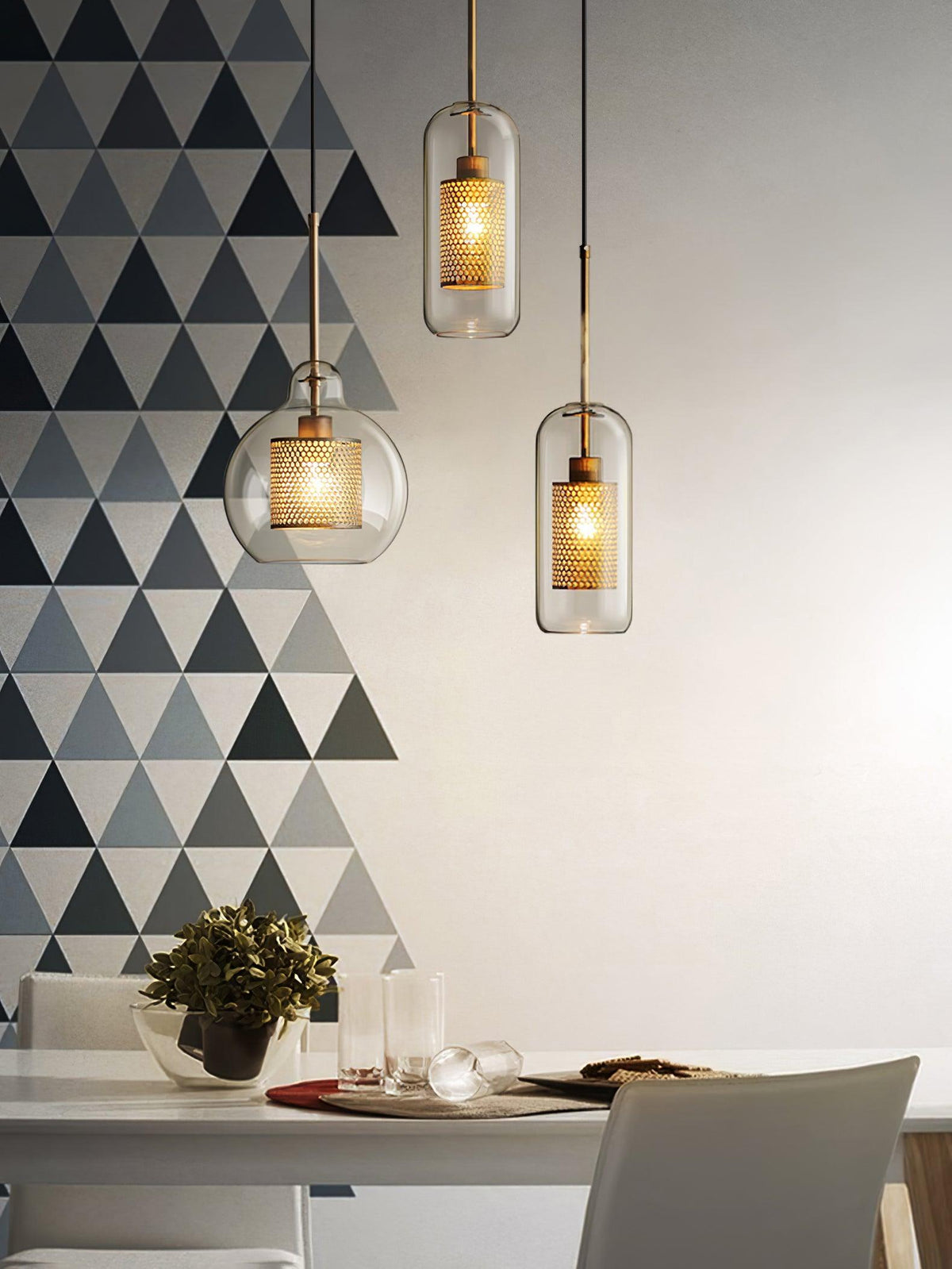 Eiruiella Pendelleuchte aus Glas mit Goldmaschenwerk für Esszimmer