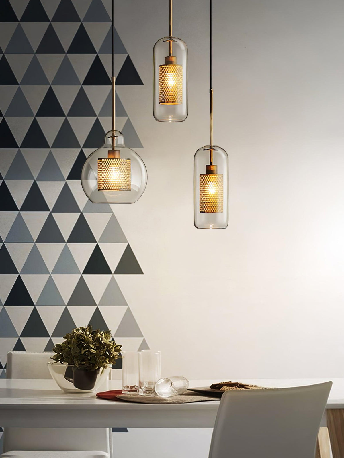 Eiruiella Pendelleuchte aus Glas mit Goldmaschenwerk für Esszimmer