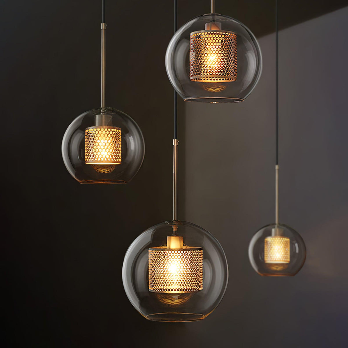 Eiruiella Pendelleuchte aus Glas mit Goldmaschenwerk für Esszimmer