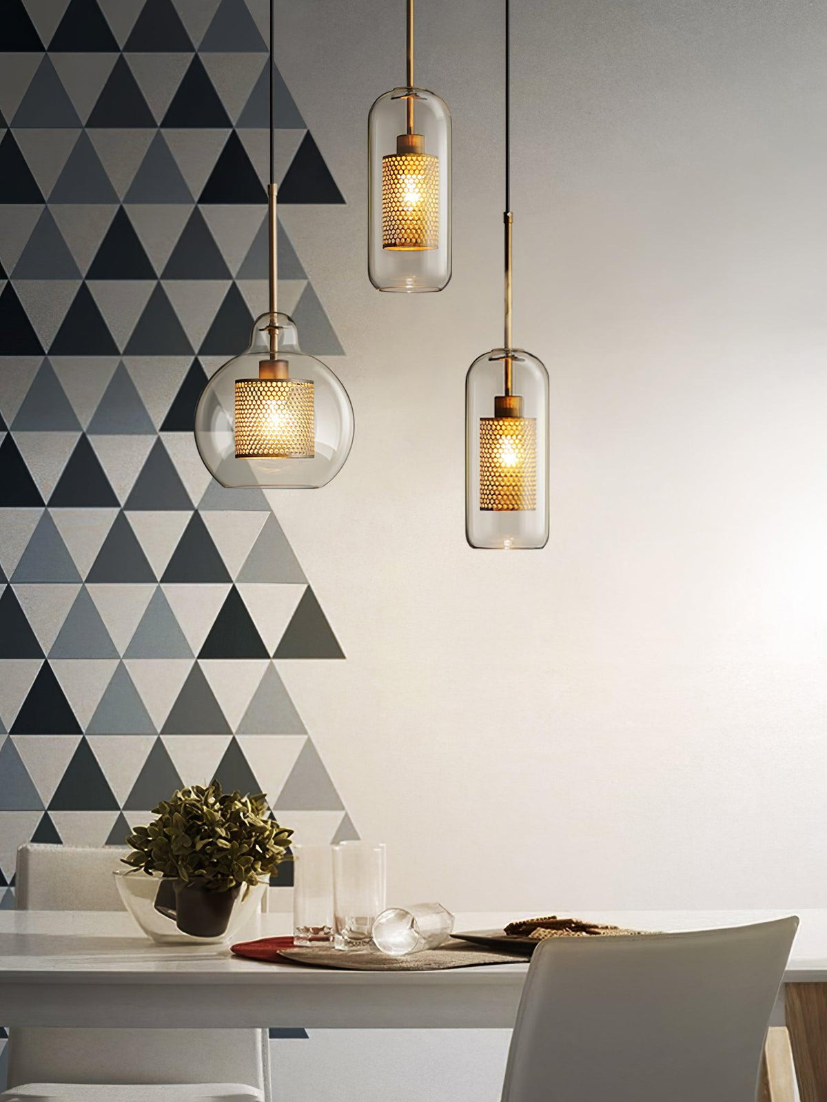 Eiruiella Pendelleuchte aus Glas mit Goldmaschenwerk für Esszimmer