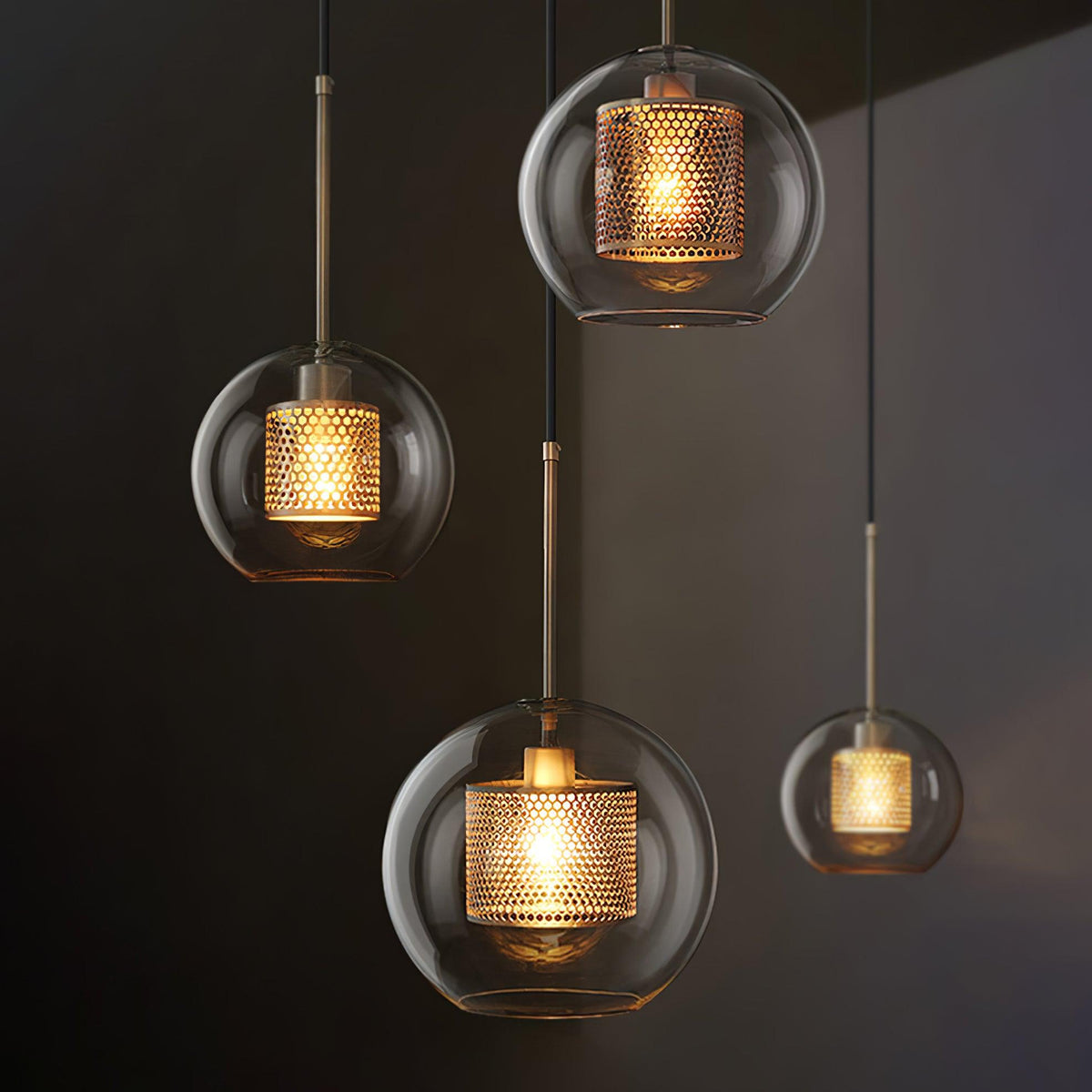 Eiruiella Pendelleuchte aus Glas mit Goldmaschenwerk für Esszimmer