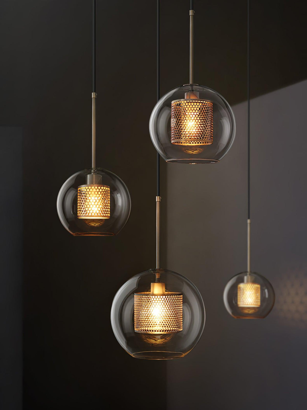 Eiruiella Pendelleuchte aus Glas mit Goldmaschenwerk für Esszimmer