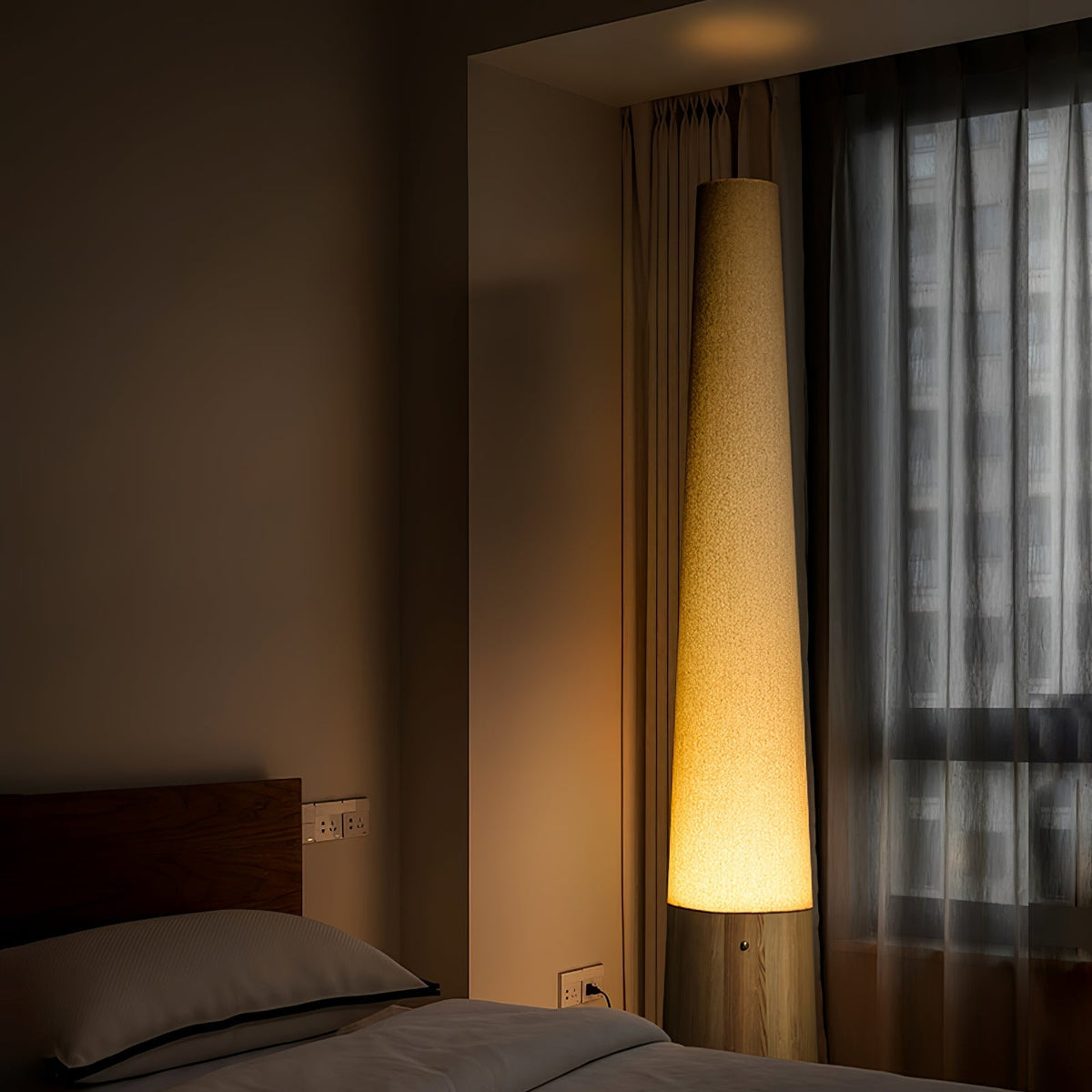 Glow Stehleuchte aus Holz