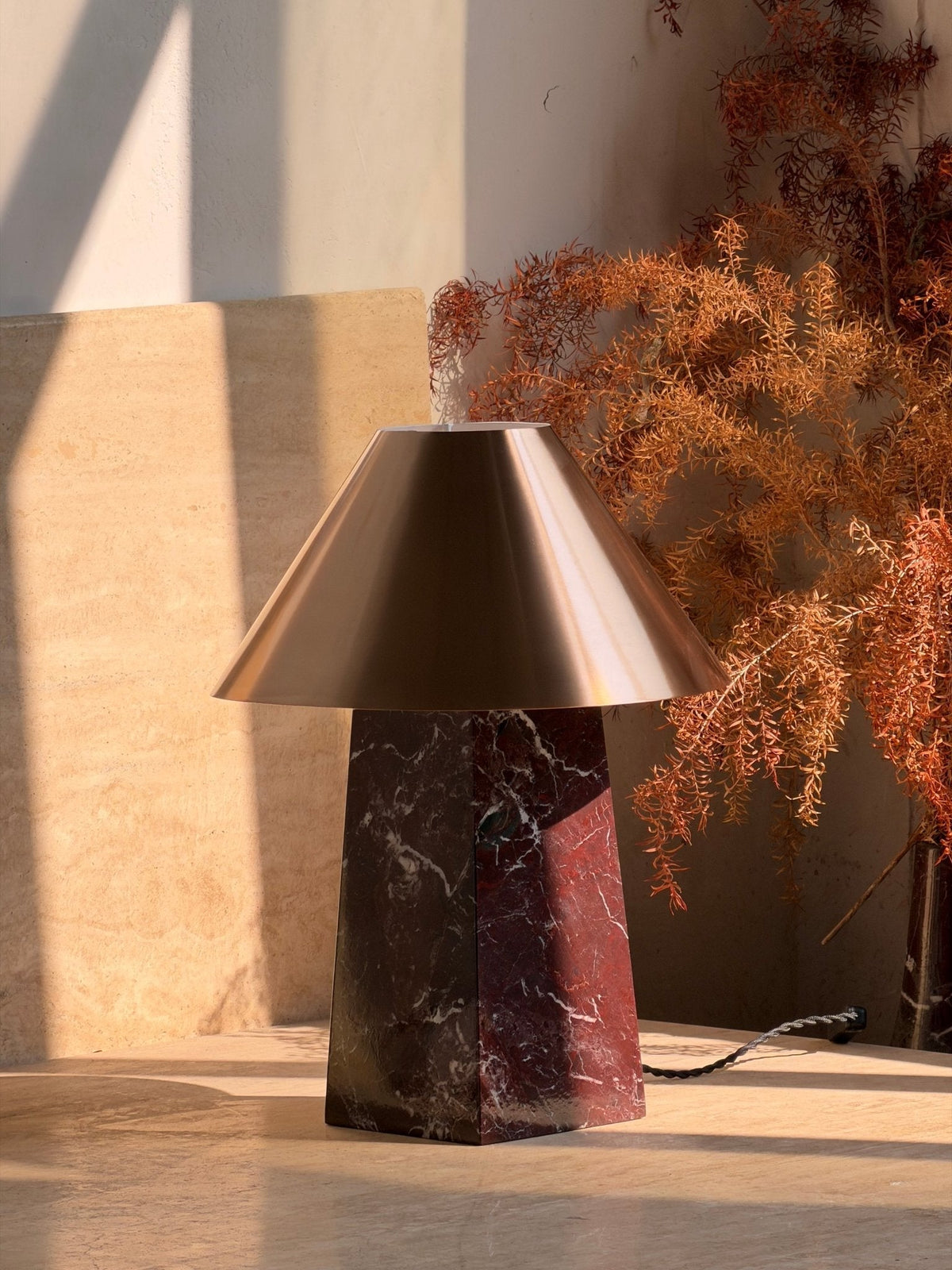 Conic Tischleuchte aus Marmor