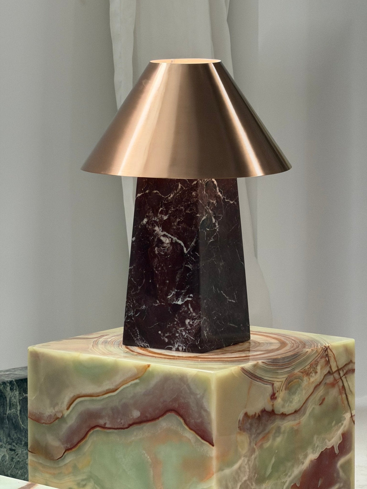 Conic Tischleuchte aus Marmor