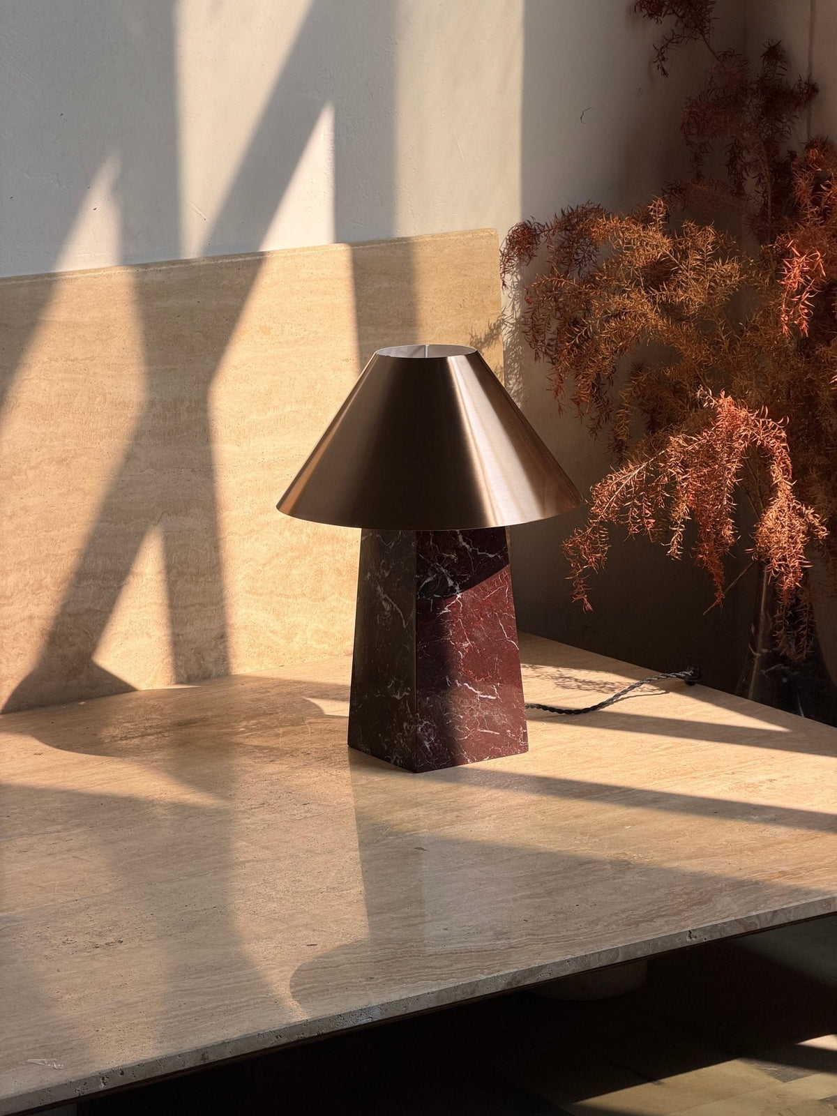 Conic Tischleuchte aus Marmor