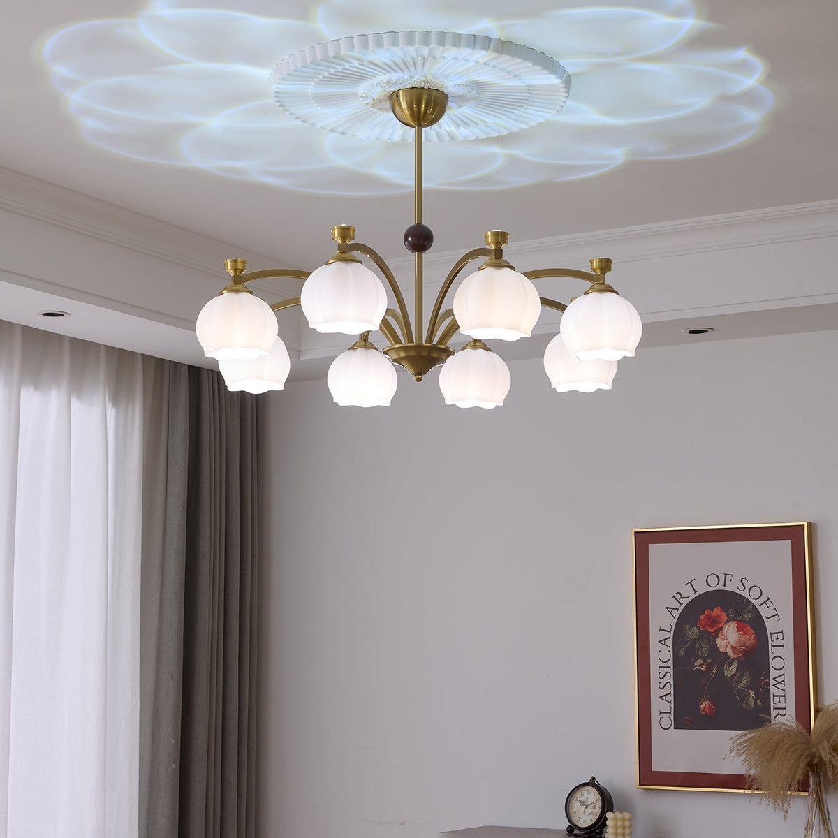 Alshaarae Kronleuchter aus Holz und Glas im traditionellen Premium-Arc-Design