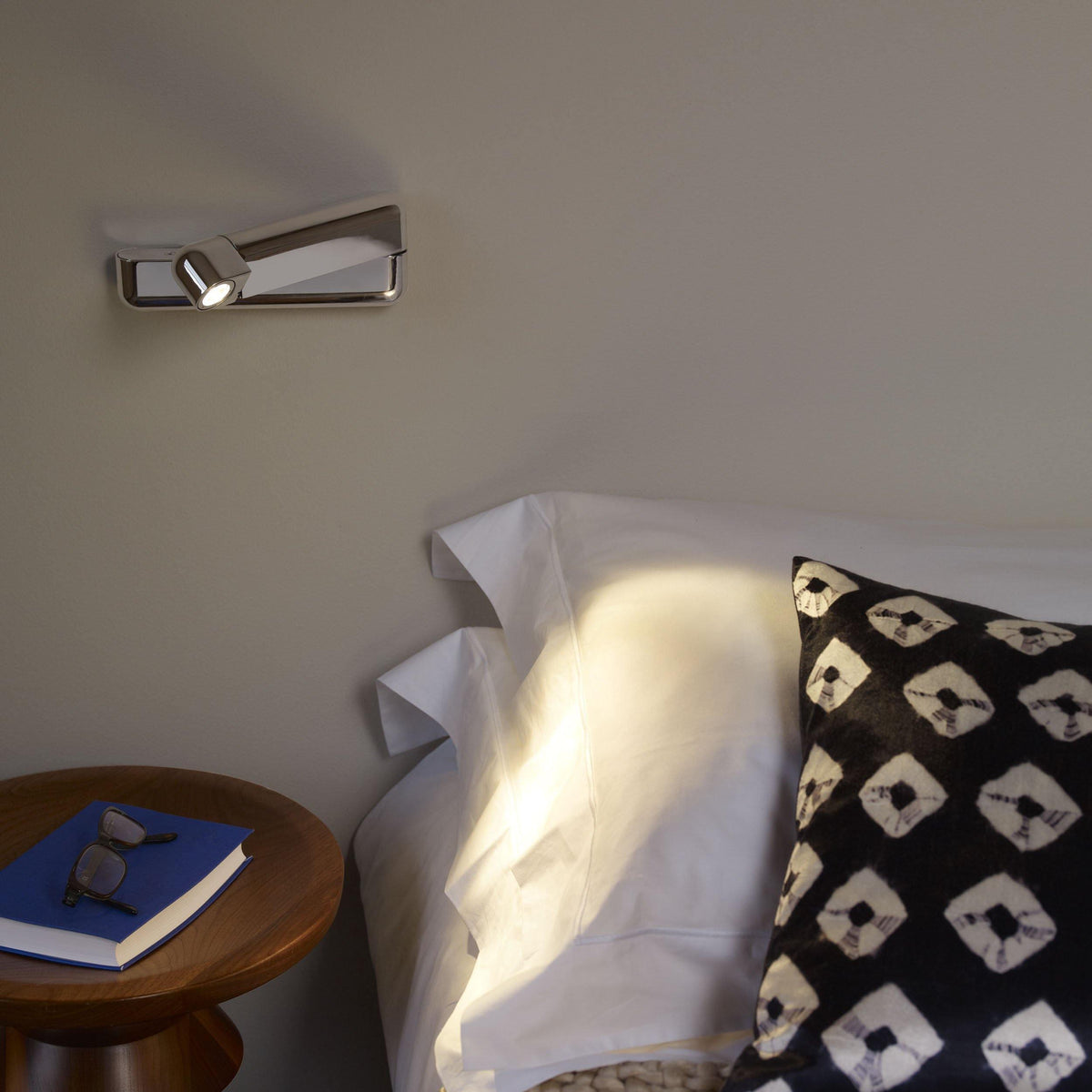 Soreora Wandleuchte Schwarz LED mit einstellbarem USB-Port