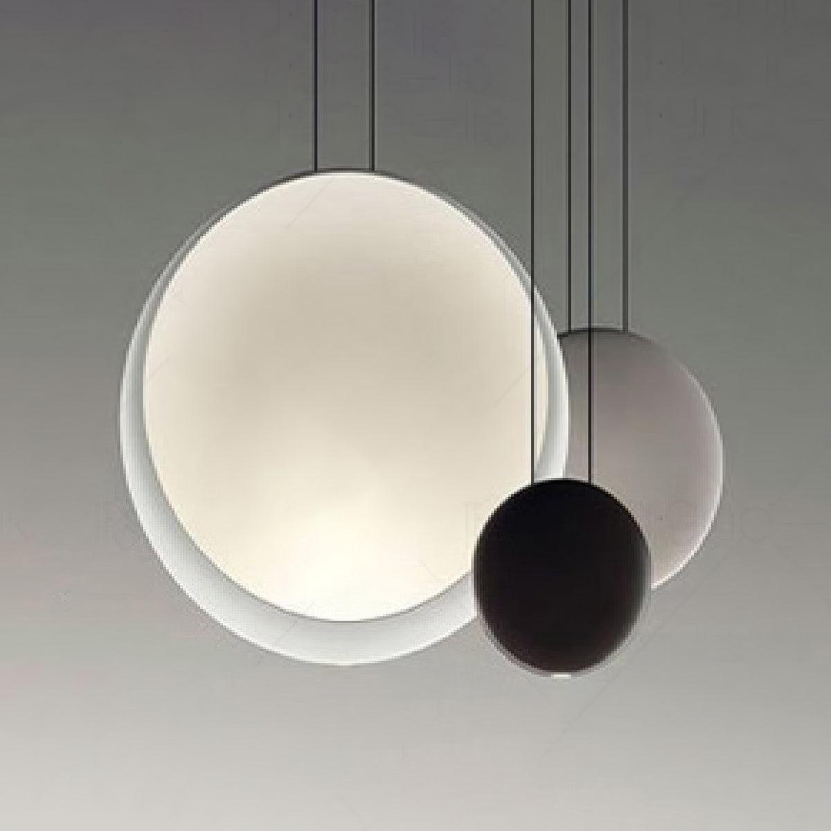 Mirellare Kunstharz-Pendelleuchte mit künstlerischem Design