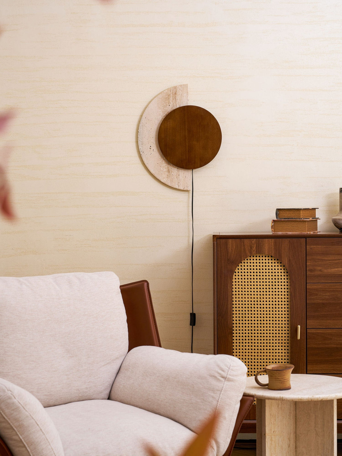 Crescent Halo Wandleuchte mit Stecker