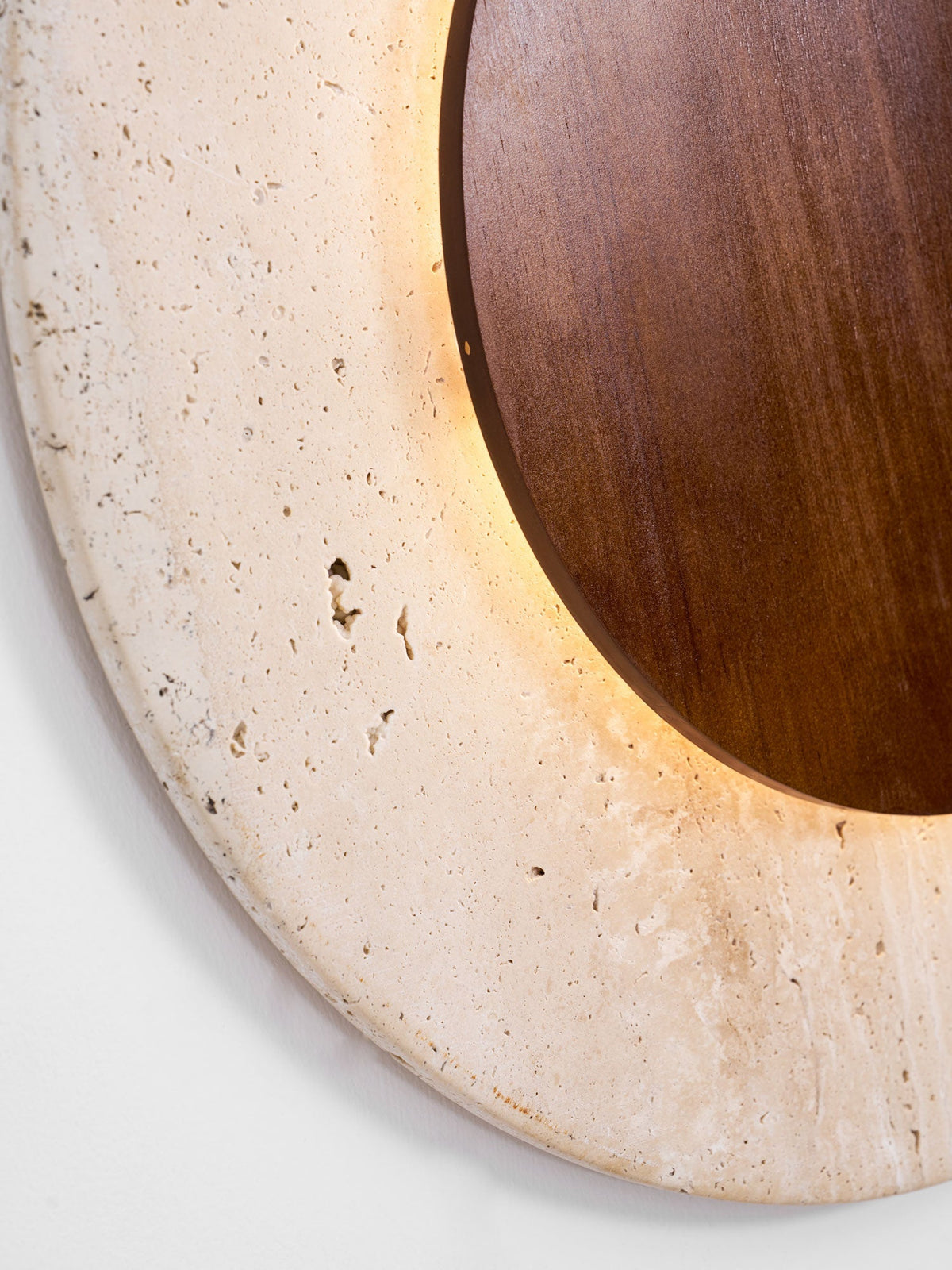 Crescent Halo Wandleuchte mit Stecker