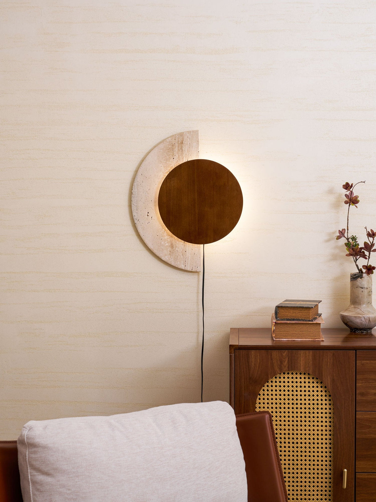 Crescent Halo Wandleuchte mit Stecker