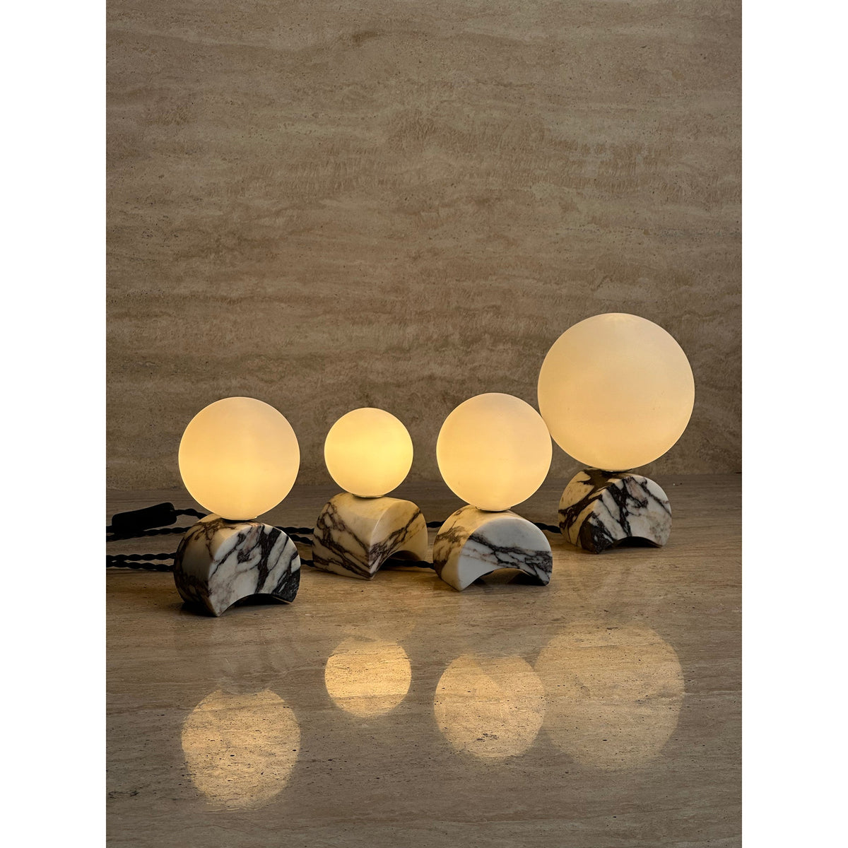 Crescent Marmor-Tischlampe