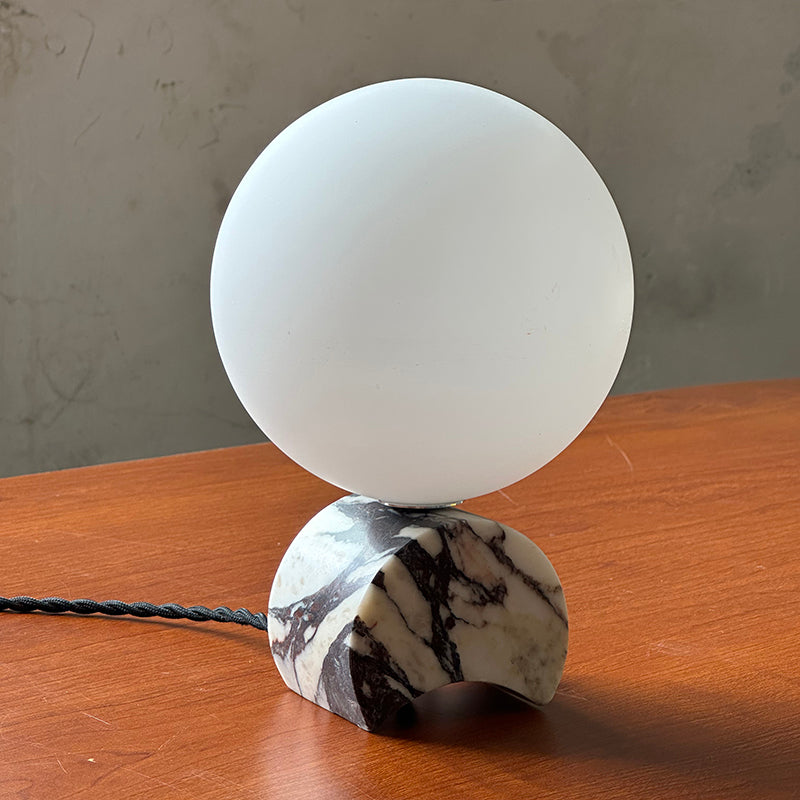 Crescent Marmor-Tischlampe