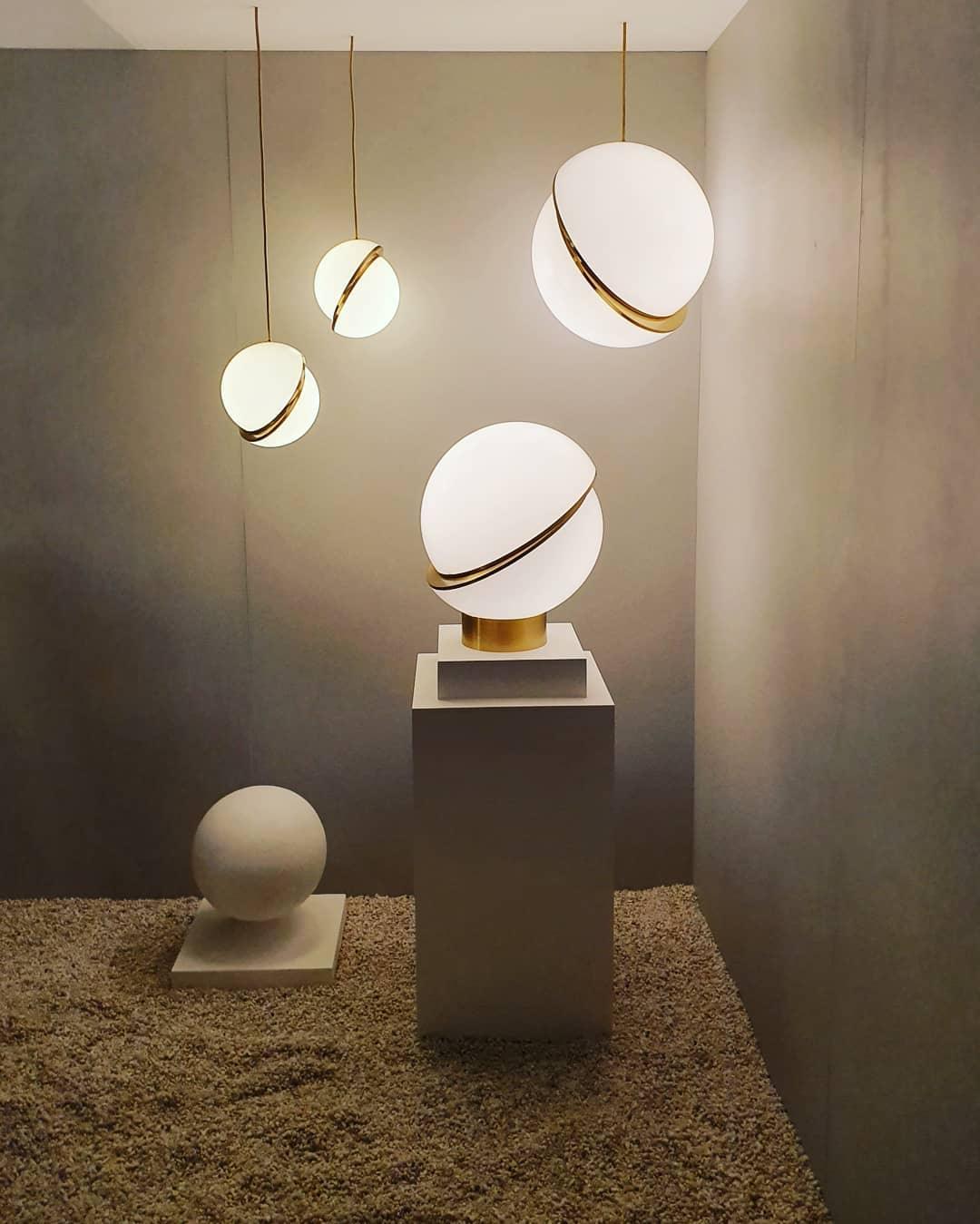 Solaria futuristische Tischleuchte