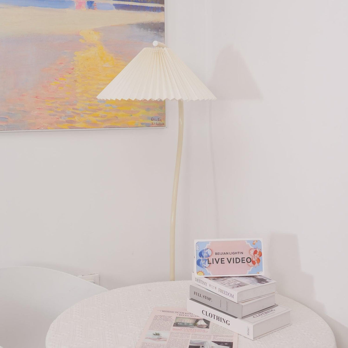 Fyrel Minimalistische Stoff-Stehleuchte in Creme & Hellgelb
