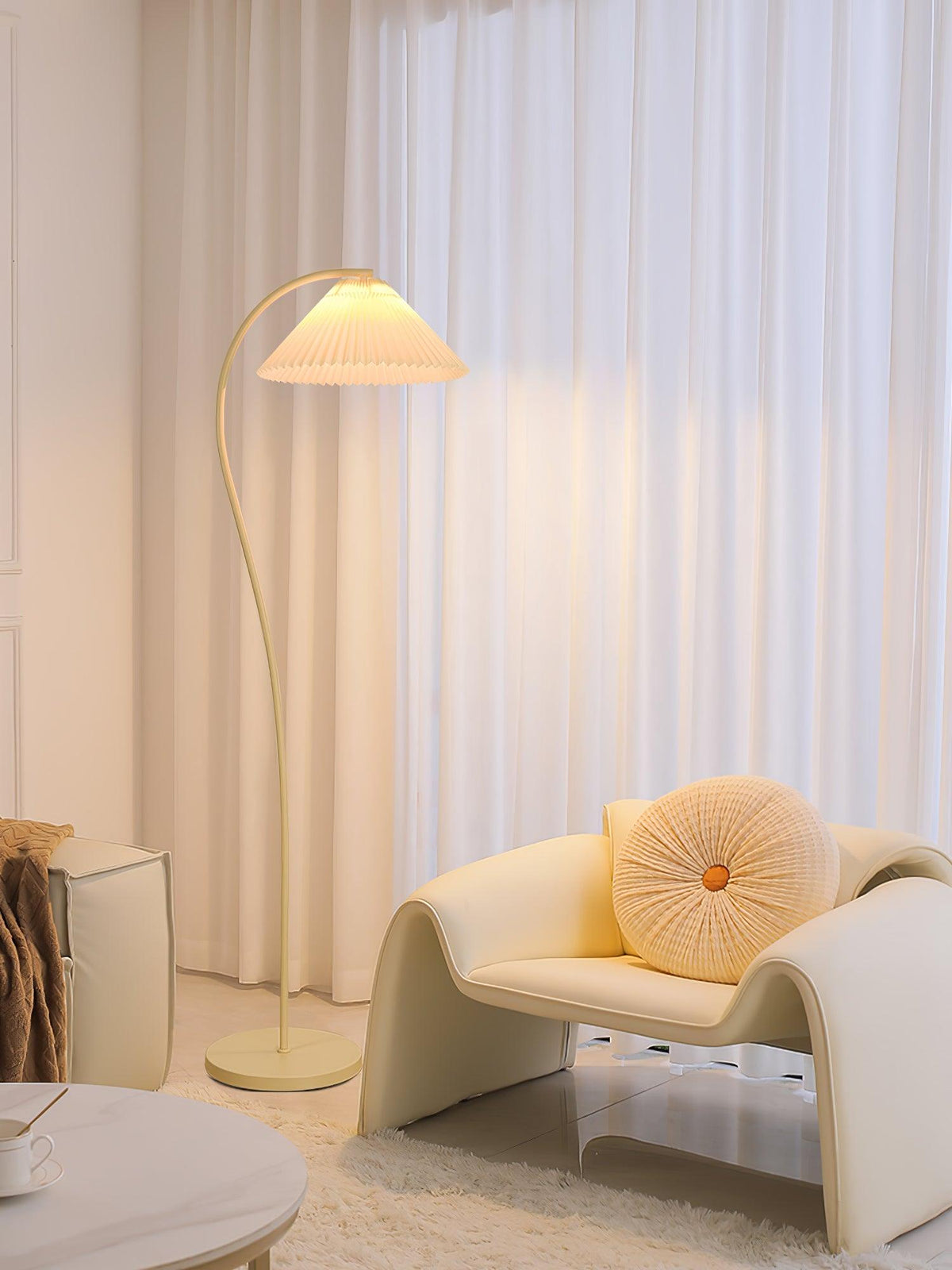 Fyrel Minimalistische Stoff-Stehleuchte in Creme & Hellgelb