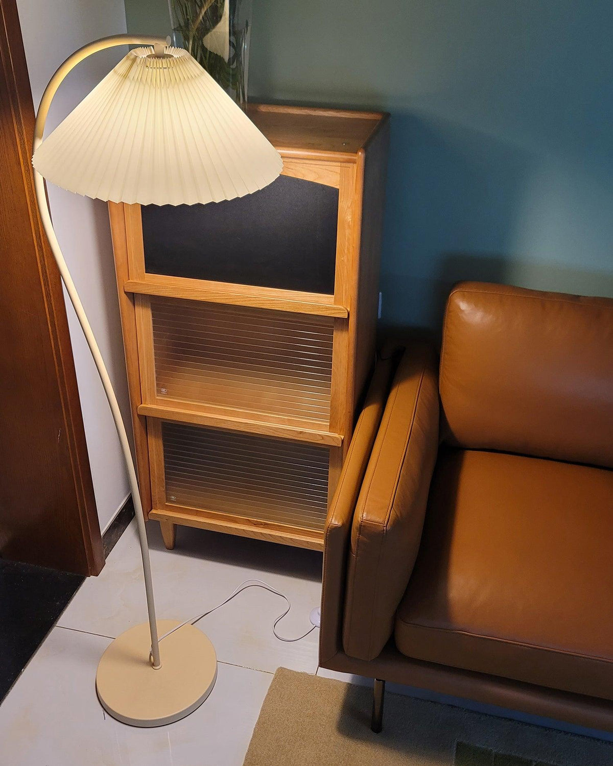 Fyrel Minimalistische Stoff-Stehleuchte in Creme & Hellgelb