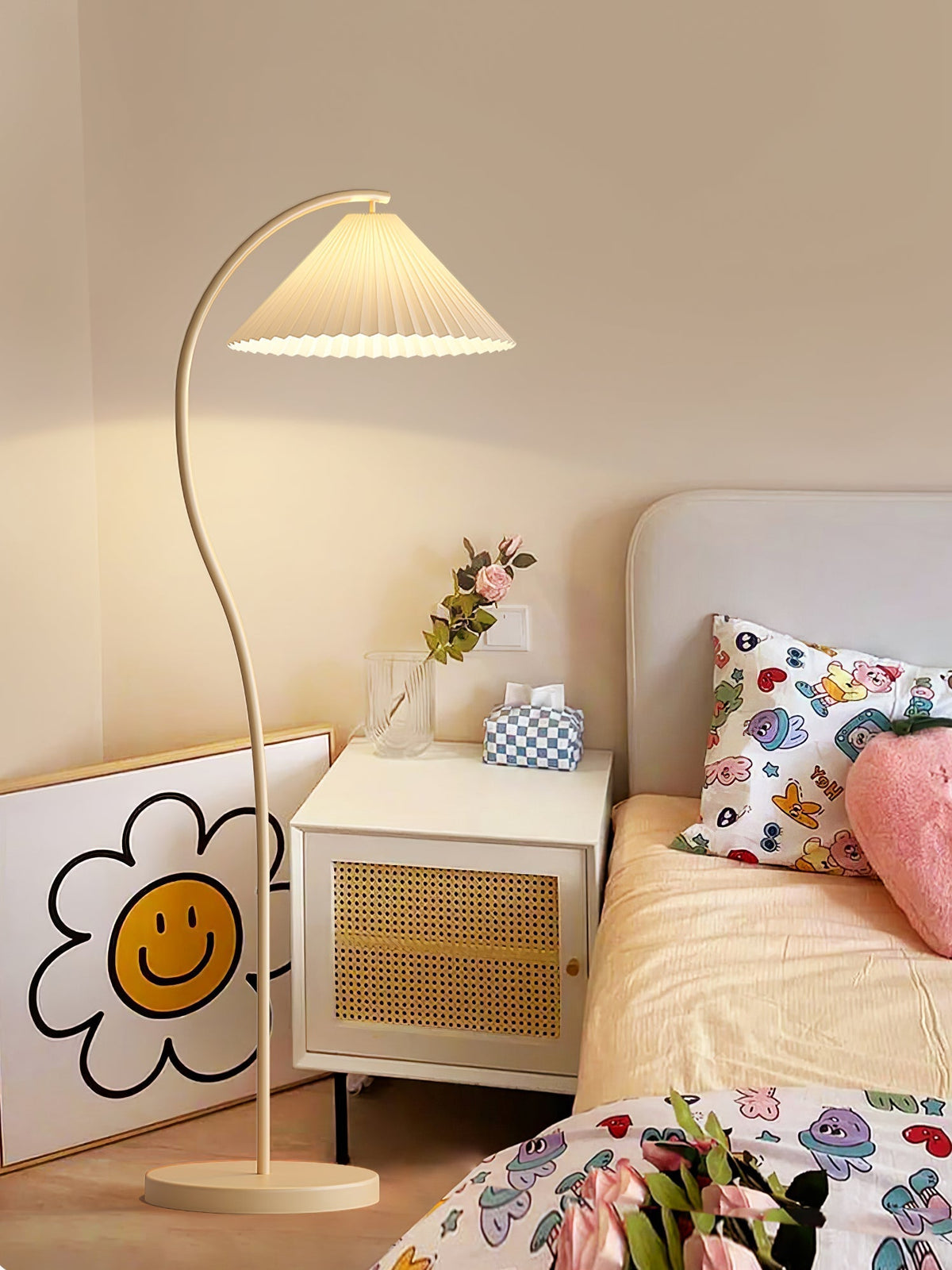Fyrel Minimalistische Stoff-Stehleuchte in Creme & Hellgelb