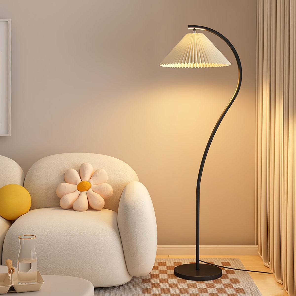 Fyrel Minimalistische Stoff-Stehleuchte in Creme & Hellgelb