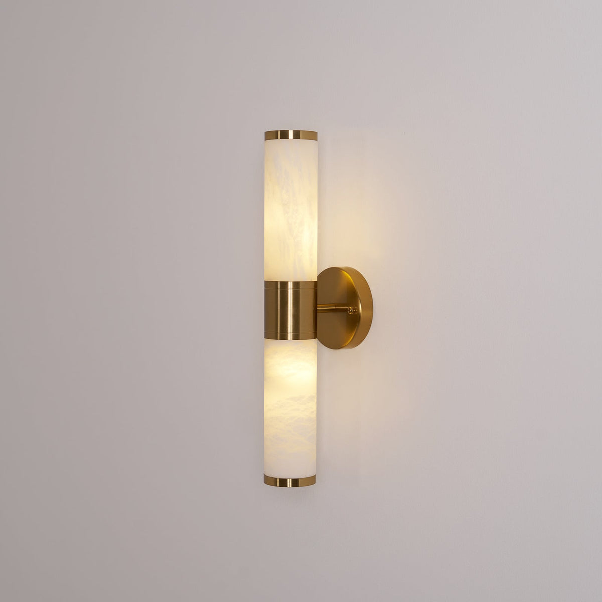 Tira Minimalistische Wandleuchte aus Alabaster