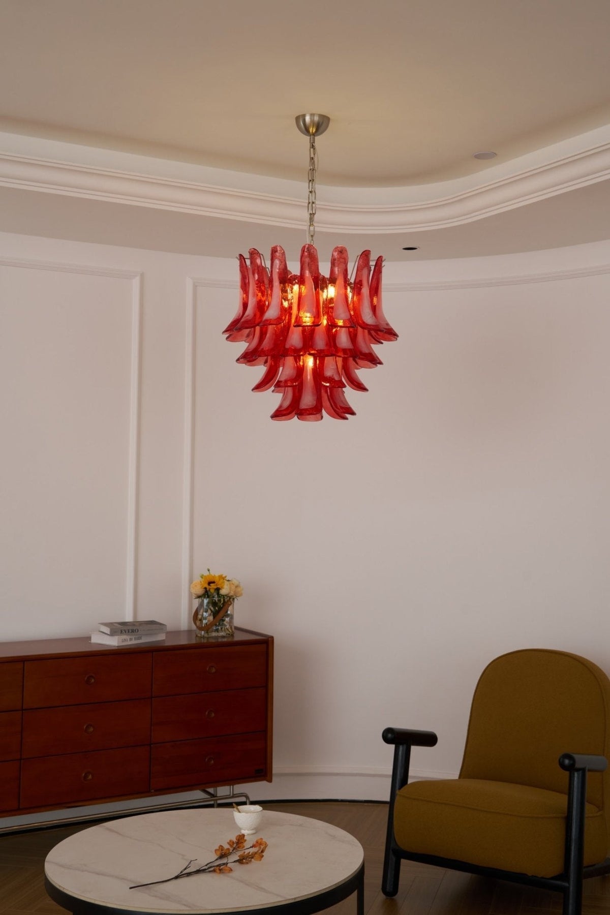 Celoelle Kronleuchter Karmesin Murano-Glasblüten geschichtet Vintage