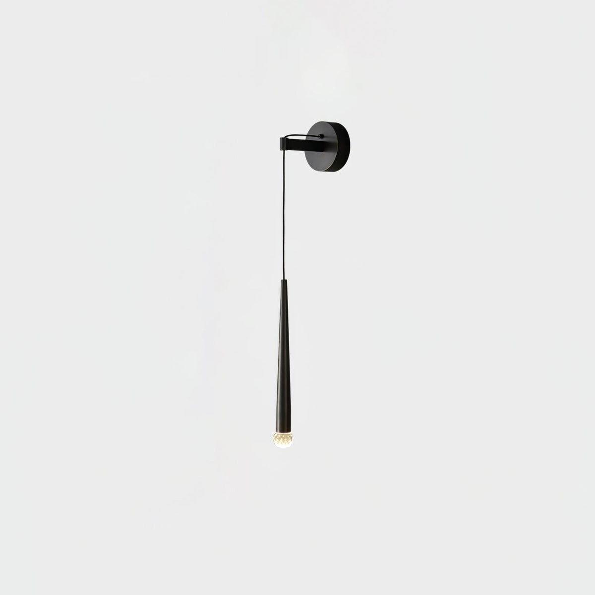 Dava zeitgenössische minimalistische konische Kristall-Wandleuchte