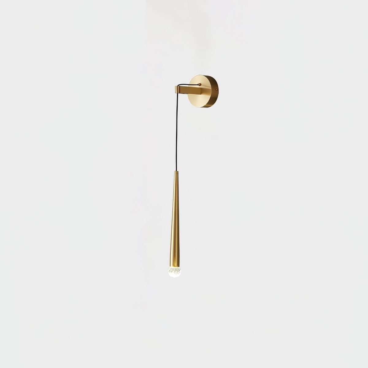 Dava zeitgenössische minimalistische konische Kristall-Wandleuchte