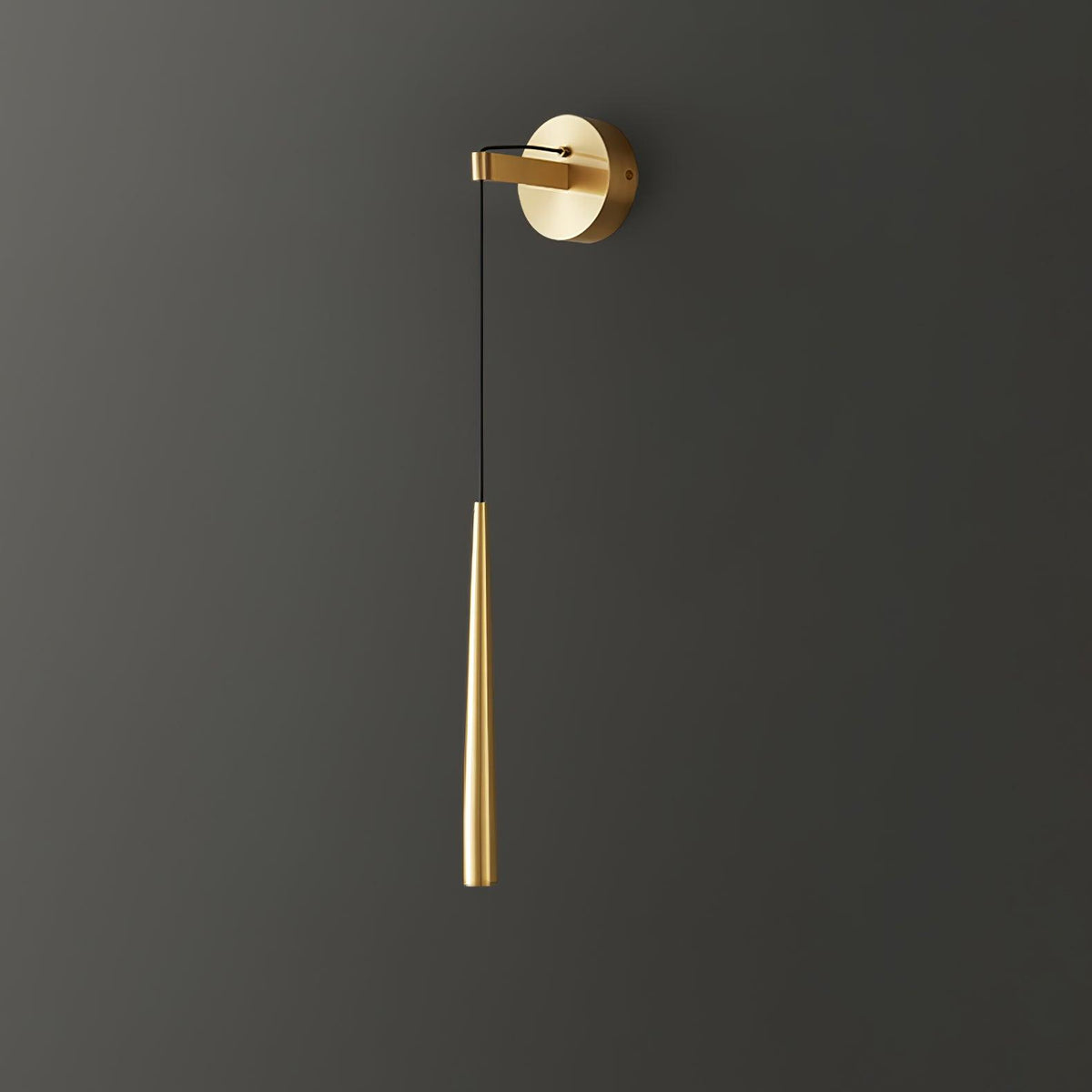 Dava zeitgenössische minimalistische konische Kristall-Wandleuchte