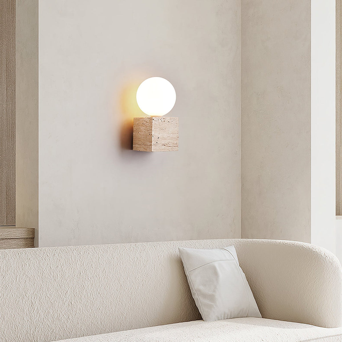 Eurlaean Cube-Base Travertine Wandleuchte