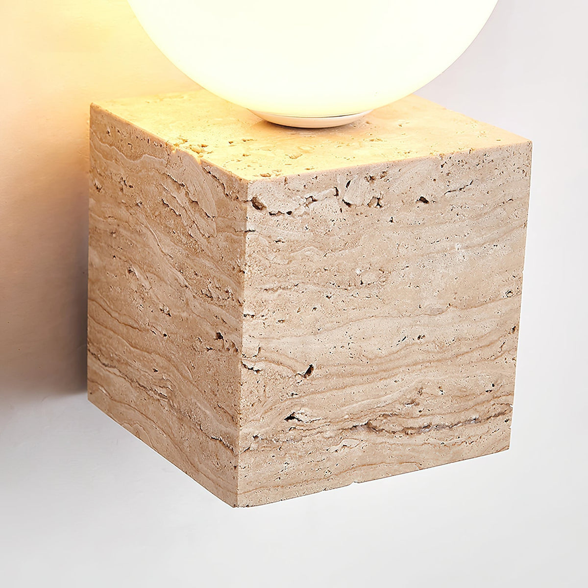 Eurlaean Cube-Base Travertine Wandleuchte
