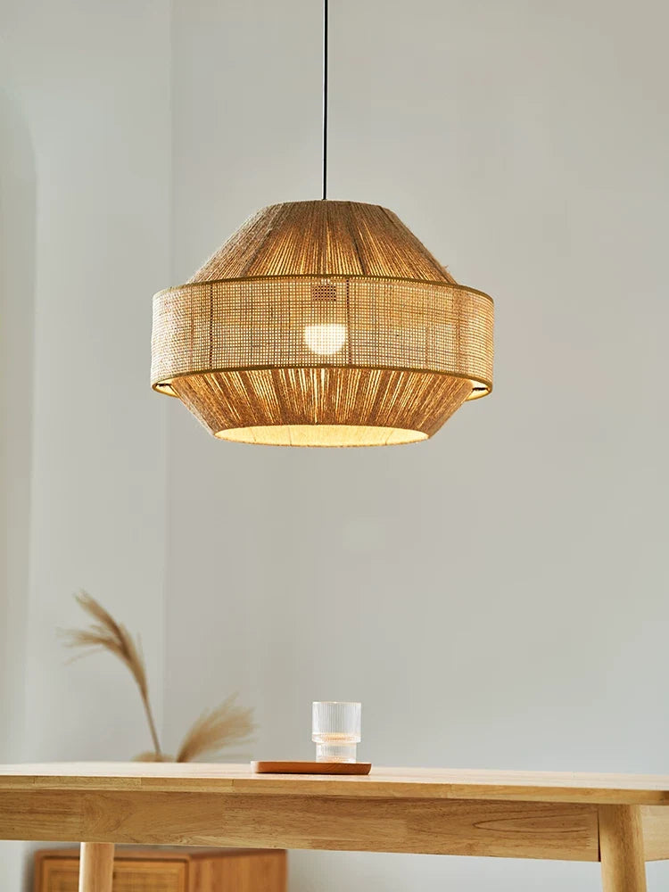 Avelmere Pendelleuchte aus geflochtenem Rattan