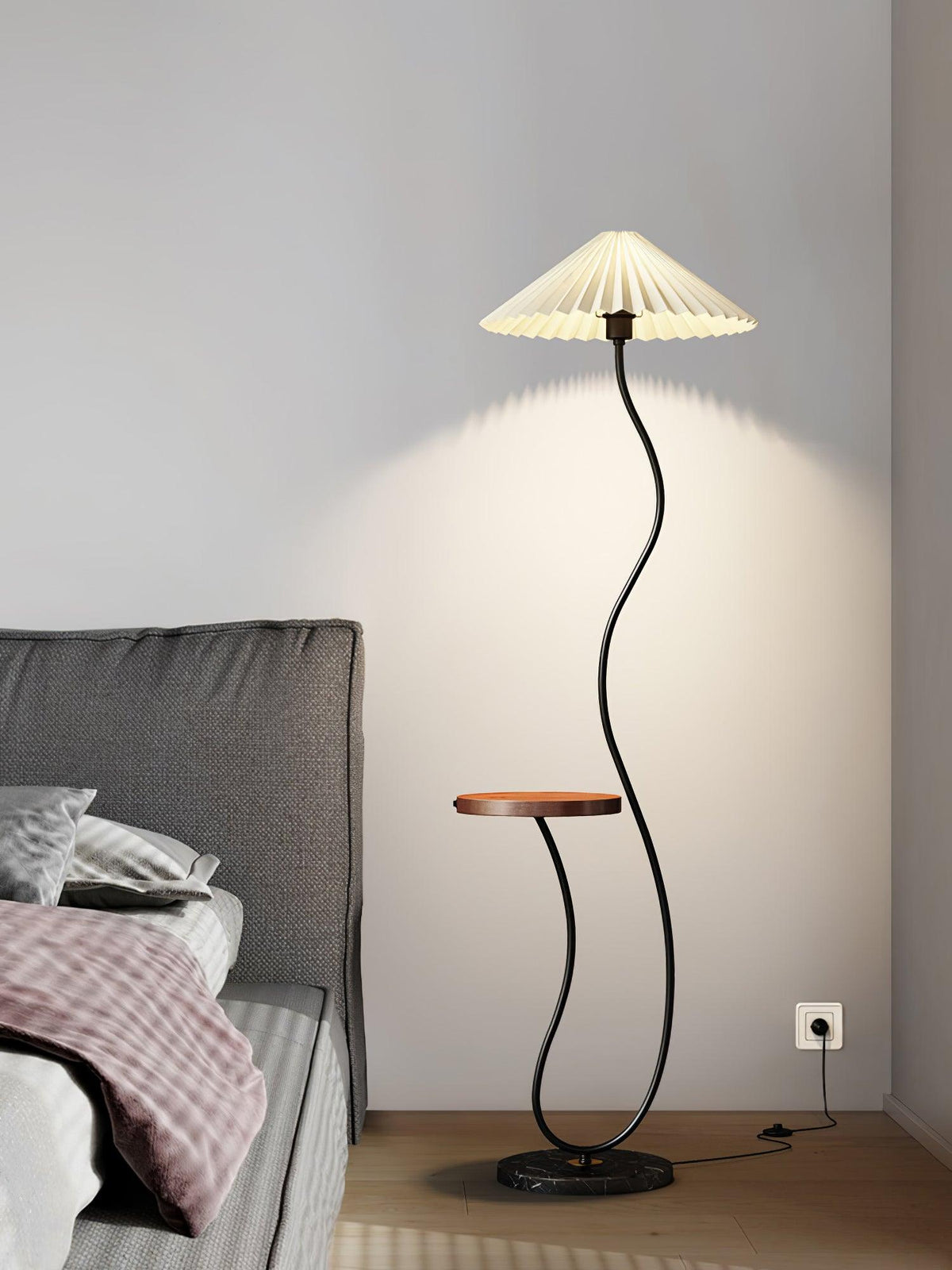 Ghel Minimalistische Stehleuchte aus Holz